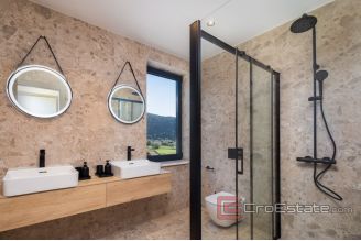 020 2022 363 near trogir luxury villa with pool for sale