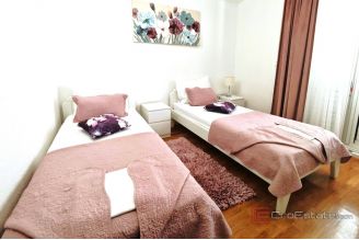 015 2017 27 podstrana apartment house with sea view for sale