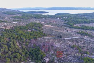 003 5240 30 Brac land with sea view for sale