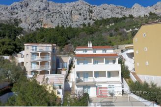 014 2041 52 House with pool and sea view for sale