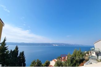 014 2041 52 House with pool and sea view for sale