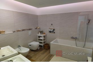 020 2021 338 Zadar villa first row to the sea for sale