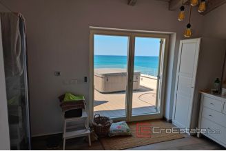 020 2021 338 Zadar villa first row to the sea for sale