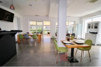 018 2031 74 island ciovo apartment house with restaurant for sale