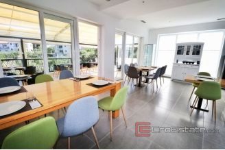 018 2031 74 island ciovo apartment house with restaurant for sale