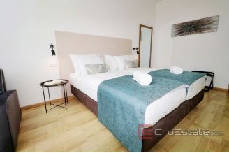 018 2031 74 island ciovo apartment house with restaurant for sale