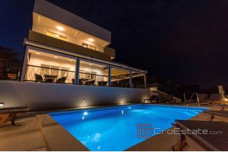 018 2031 74 island ciovo apartment house with restaurant for sale