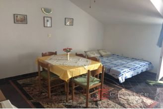 014 2030 48 Vodice Apartment house for sale
