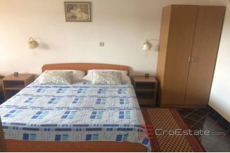 014 2030 48 Vodice Apartment house for sale