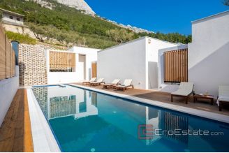 013 2030 47 Omis Villa with open sea view for sale