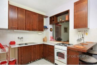 010 5238 30 Brac house with open sea view for sale