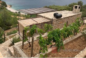 010 5238 30 Brac house with open sea view for sale