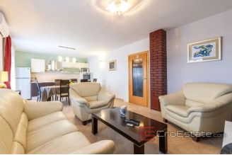 013 2031 76 Kastela House with pool and sea view for sale