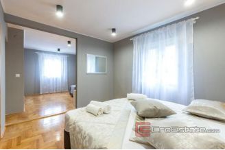 013 2031 76 Kastela House with pool and sea view for sale