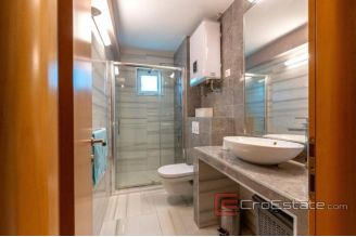 013 2031 76 Kastela House with pool and sea view for sale