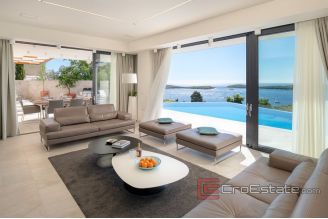 020 5244 30 Hvar villa with sea view for sale