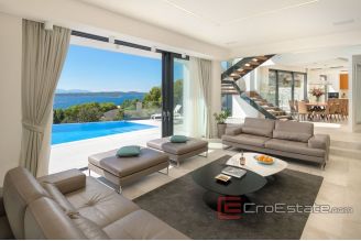 020 5244 30 Hvar villa with sea view for sale