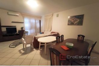 009 2040 42 island ciovo apartment house for sale