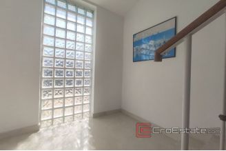 009 2040 42 island ciovo apartment house for sale