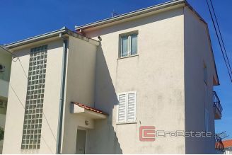 009 2040 42 island ciovo apartment house for sale