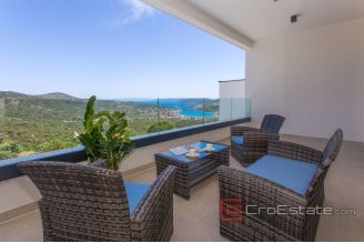 013 2035 82a Marina Luxury villas with sea view for sale