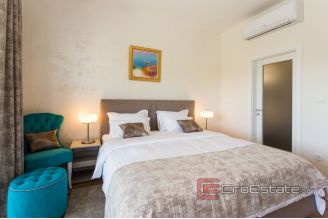 013 2035 82a Marina Luxury villas with sea view for sale