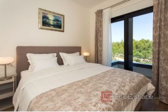 013 2035 82a Marina Luxury villas with sea view for sale