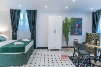 016 2036 68 split center two studio apartments for sale