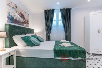 016 2036 68 split center two studio apartments for sale