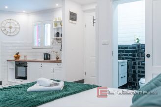 016 2036 68 split center two studio apartments for sale