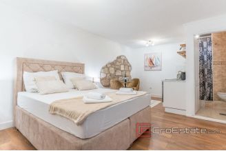 016 2036 68 split center two studio apartments for sale