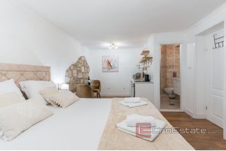 016 2036 68 split center two studio apartments for sale