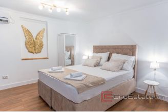 016 2036 68 split center two studio apartments for sale