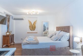 016 2036 68 split center two studio apartments for sale