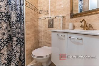 016 2036 68 split center two studio apartments for sale