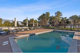 024 2043 67 near sibenik luxury villa with pool by the sea for sale