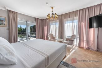 024 2043 67 near sibenik luxury villa with pool by the sea for sale