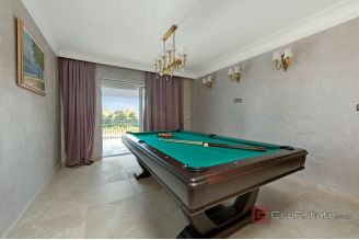 024 2043 67 near sibenik luxury villa with pool by the sea for sale