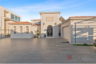 024 2043 67 near sibenik luxury villa with pool by the sea for sale