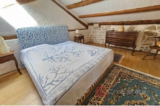 014 1014 22 Porec stone house for sale