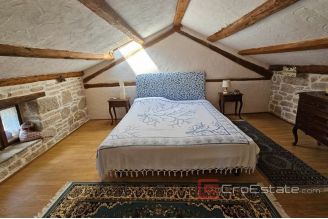 014 1014 22 Porec stone house for sale