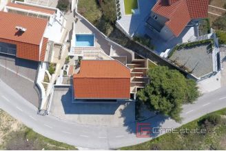 010 2041 53 Omis House with pool and sea view for sale