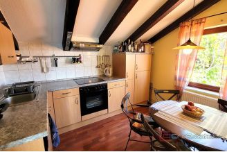 017 2030 50 near Omis house with sea view for sale