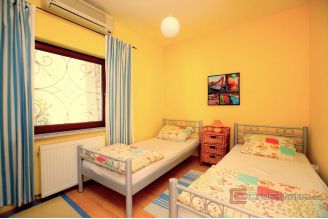 017 2030 50 near Omis house with sea view for sale