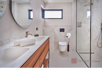 020 2022 361 Trogir villa with swimming pool for sale