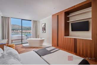 020 2022 361 Trogir villa with swimming pool for sale