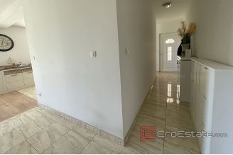 017 2030 51 Split area house with sea view for sale