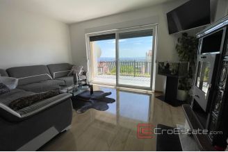 017 2030 51 Split area house with sea view for sale