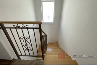 017 2030 51 Split area house with sea view for sale