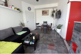 009 2031 77 split center three room apartment for sale